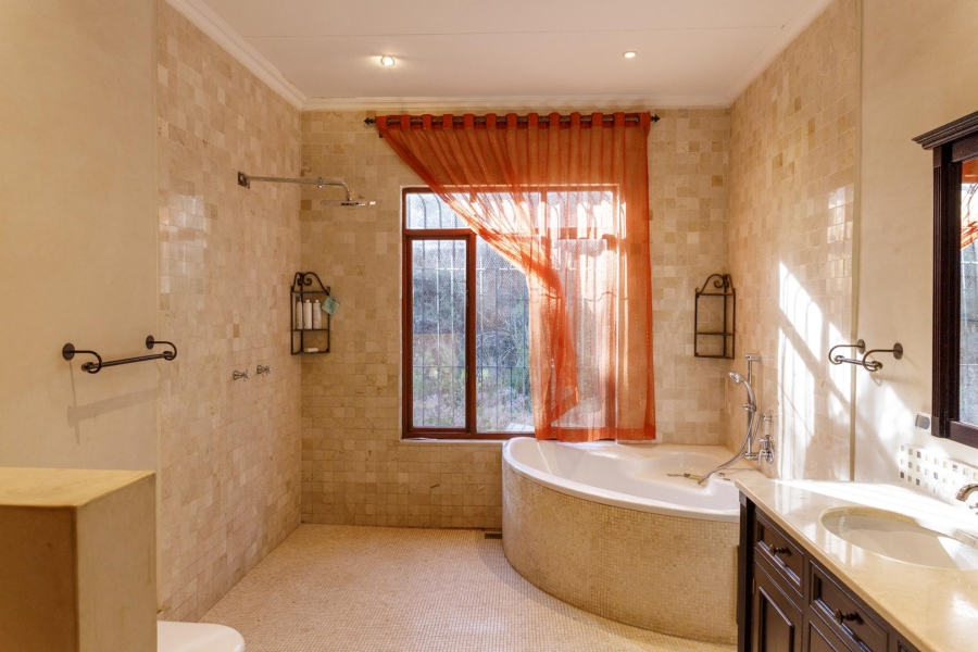 6 Bedroom Property for Sale in Ashton Western Cape